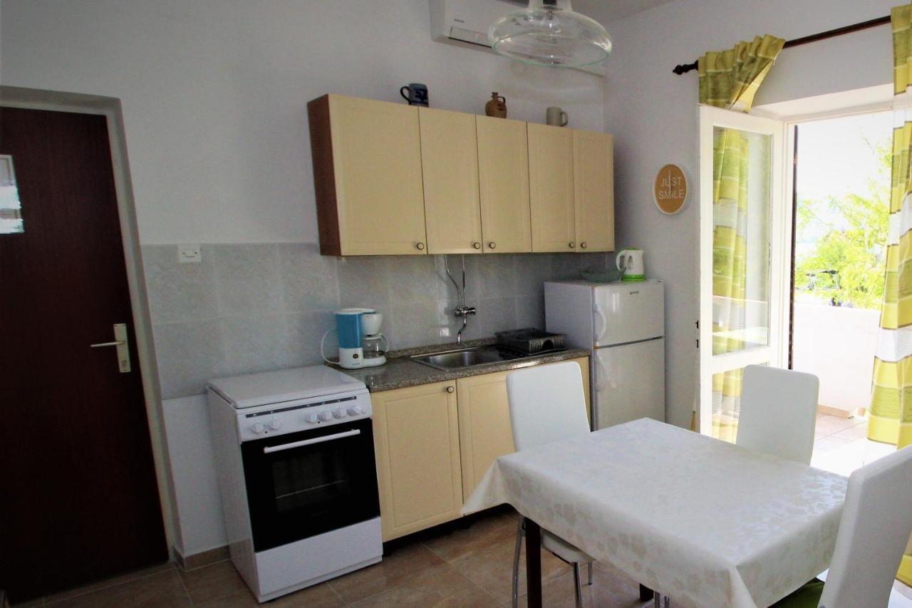 Apartments And Rooms With Parking Space Pag - 13060 Pag Town Kültér fotó