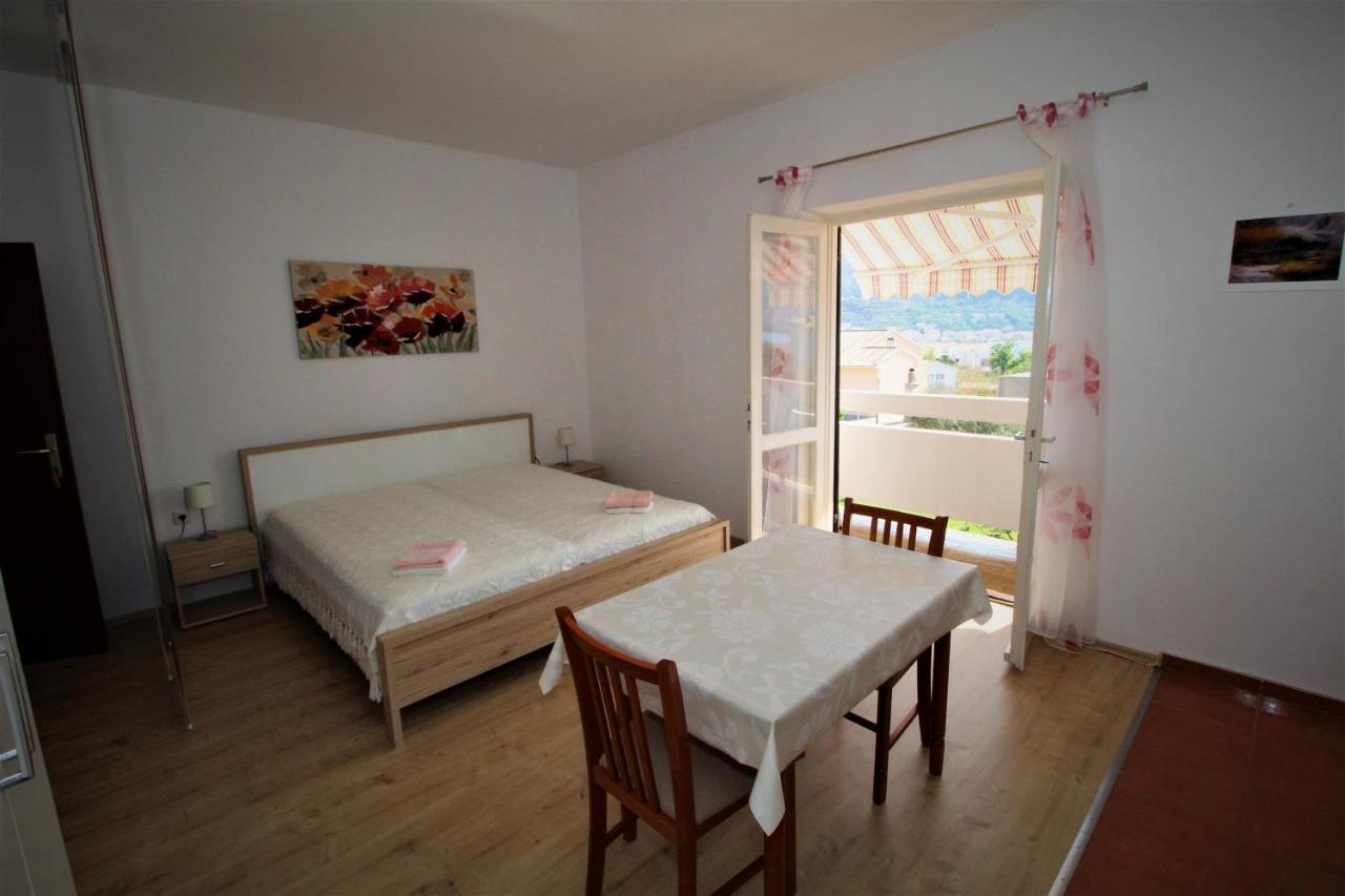 Apartments And Rooms With Parking Space Pag - 13060 Pag Town Kültér fotó
