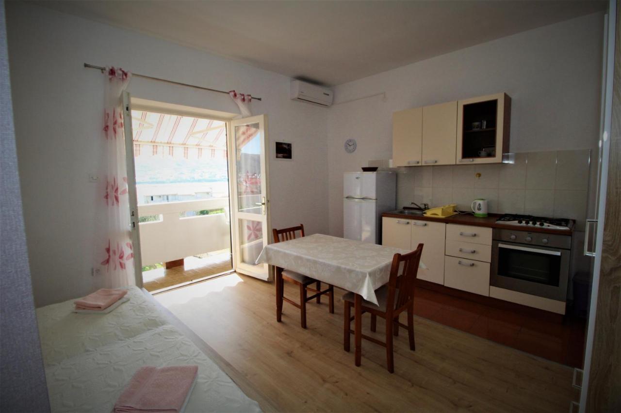 Apartments And Rooms With Parking Space Pag - 13060 Pag Town Kültér fotó
