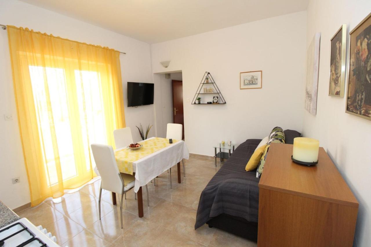 Apartments And Rooms With Parking Space Pag - 13060 Pag Town Kültér fotó
